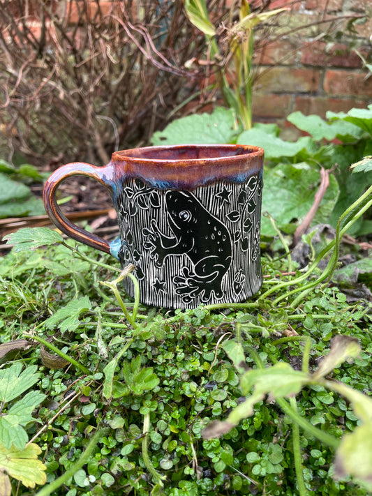 Medium Frog Mug in Plum