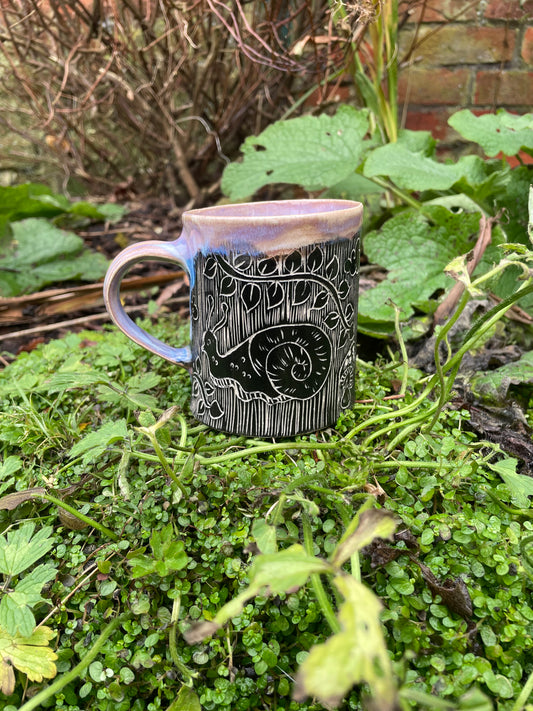 Medium Snail Mug in Lilac